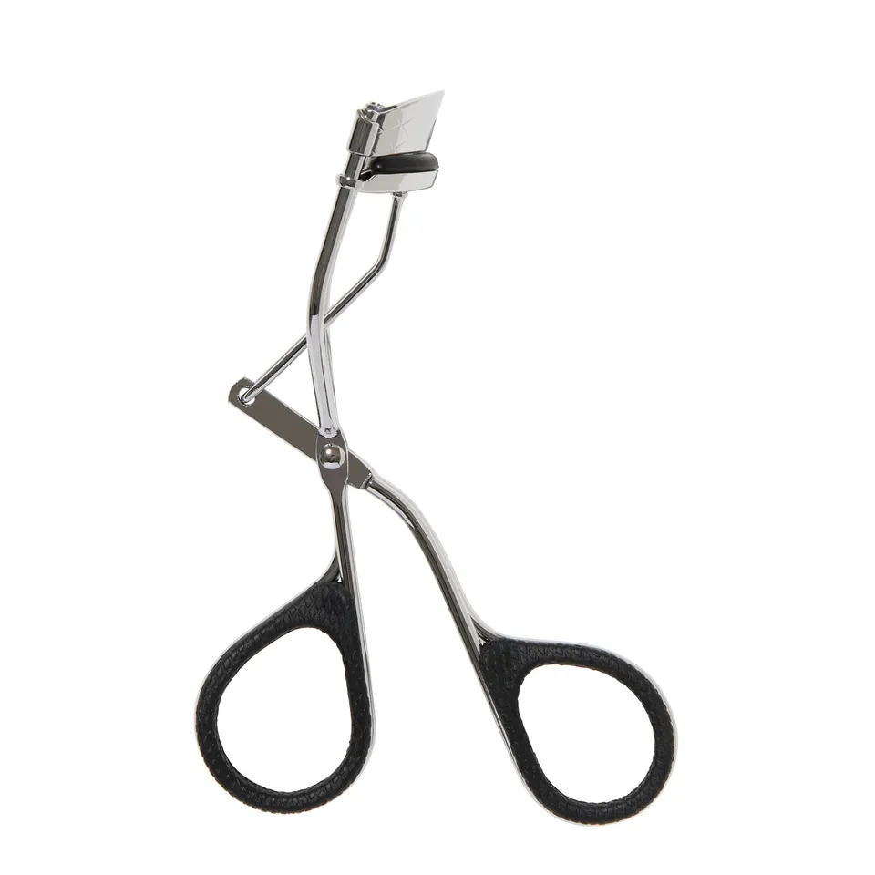 revlon-eyelash-curler-for-natural-curl-rizador-de-pesta-as-con-curva-delicada-al image 1